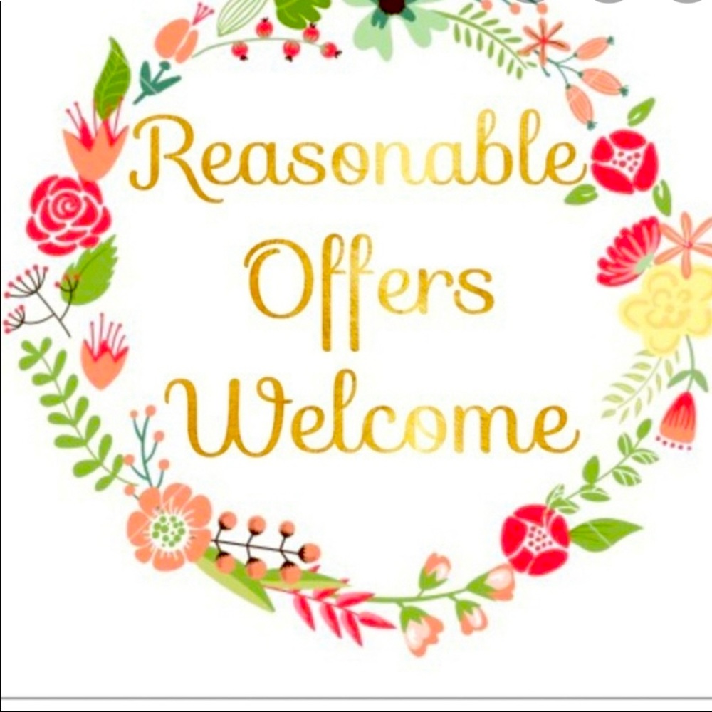 Hello, thank you for viewing my closet 😊